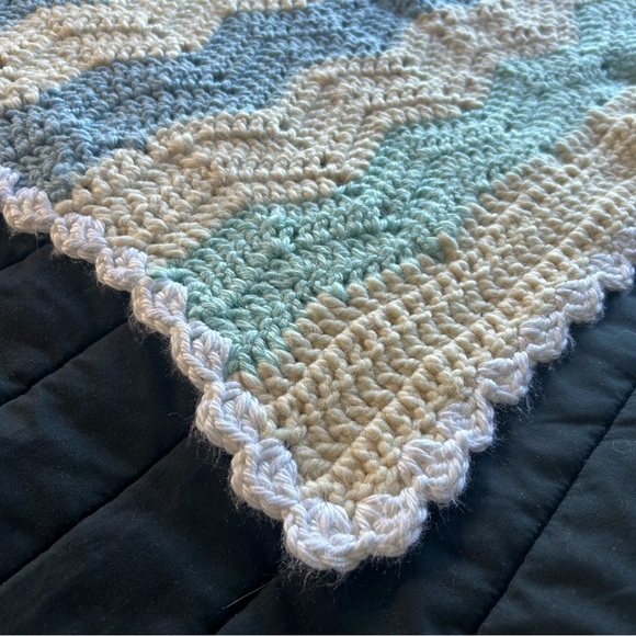 Vintage Crocheted White and Blue Chevron Pattern Baby Lap Blanket Throw #0828249 - Picture 4 of 12